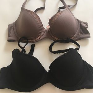 2 x 1 Victoria’s Secret bras